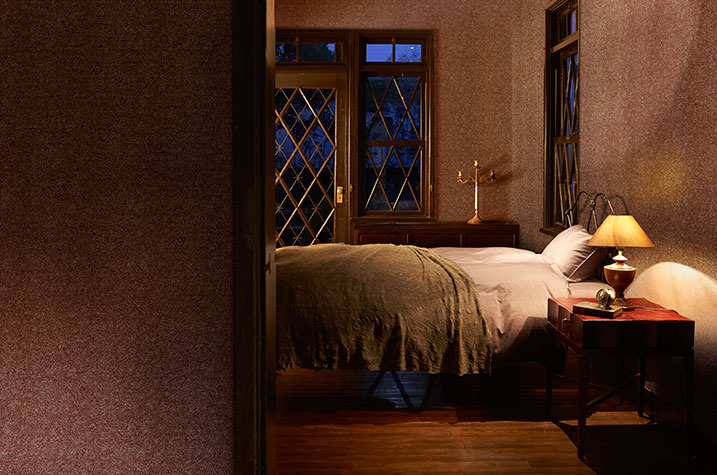 抗菌防汚ﾌｨﾙﾑ加工紙／ARV521～ARV526
紙に抗菌・防汚機能のあるエバールフィルムを貼った製品。プリントに鈍い光沢があり、メタル調の味わいを持たせている。