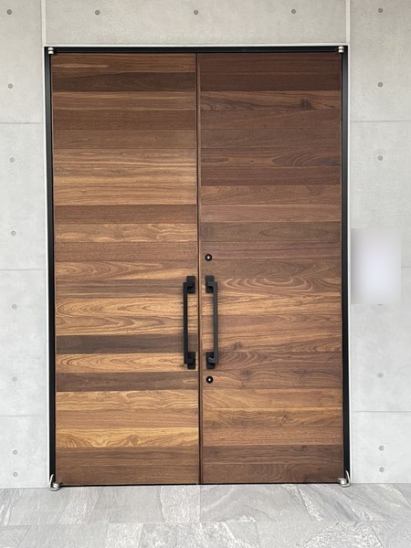 縁甲板張り両開き玄関ドアの詳細