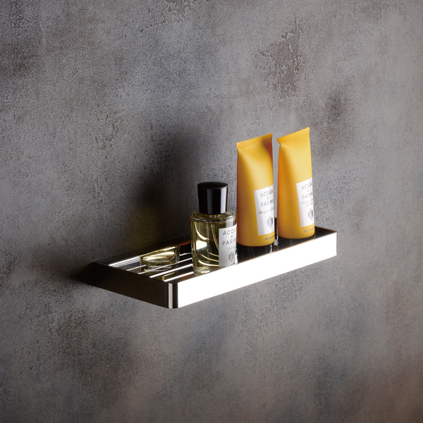 ガードバーや角部のＲなど、機能性や安全性を細部まで重視。ステンレスならではの硬質な美しさを最大限に生かし、存在感と上品さを演出。